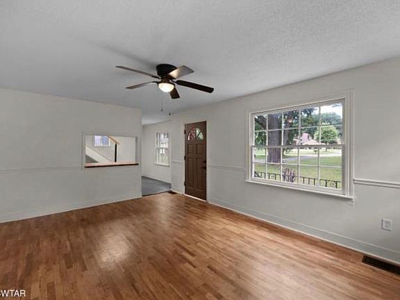 5th image of 2963 N Highland Ave