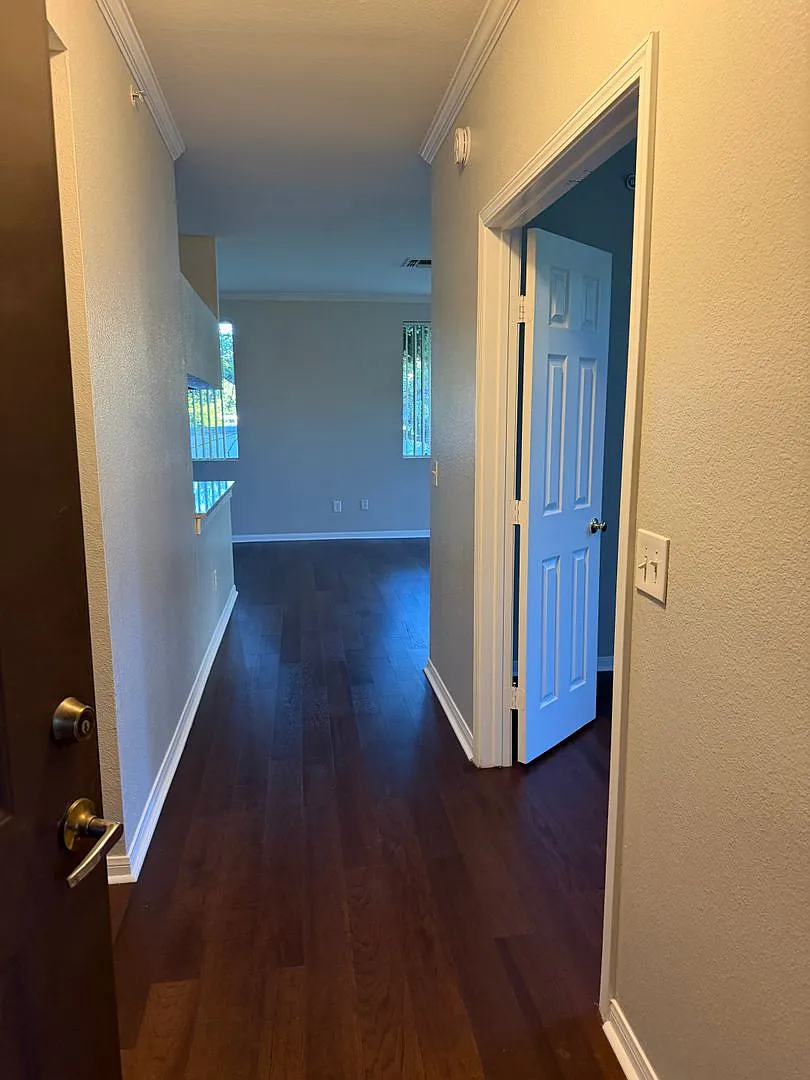 701 Gibson Dr #722 — Photo 3