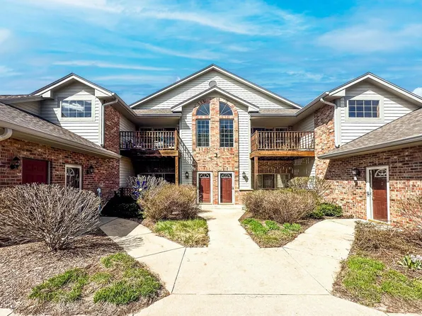 628 Hillcrest ROAD #D, Saukville, WI 53080