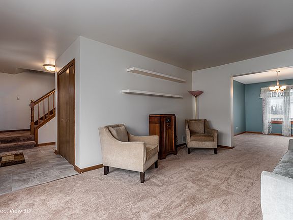 3rd image of 208 Green Mountain Dr
