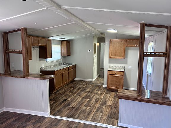 5th image of 109 Delaney Ln #3B-2Ba-1008Sqft