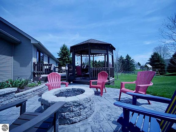 5th image of 6129 London Dr