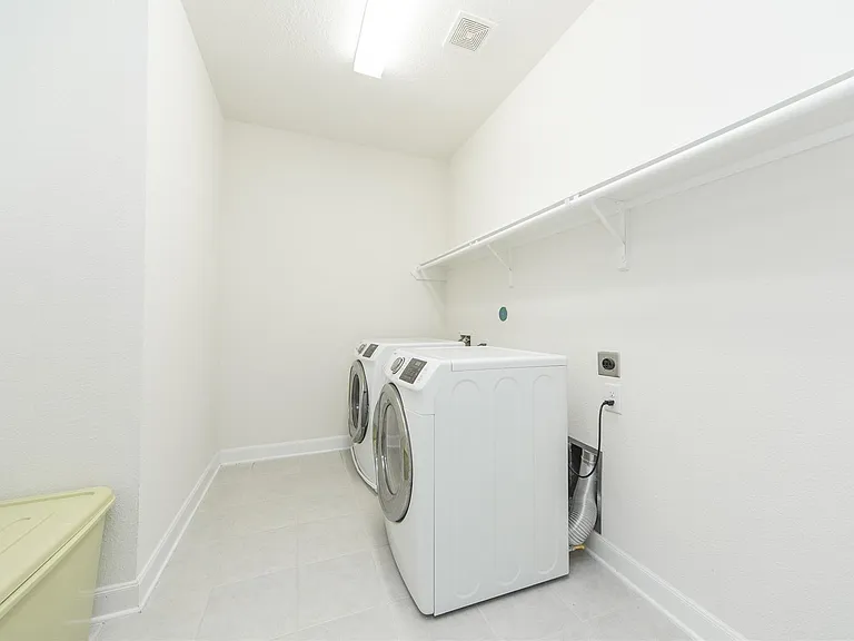 15406 Easton Gate Ln — Photo 37