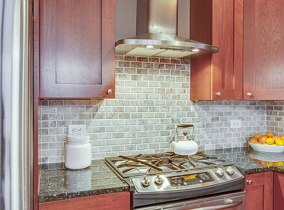 5th image of 1126 W Fullerton Ave APT 3