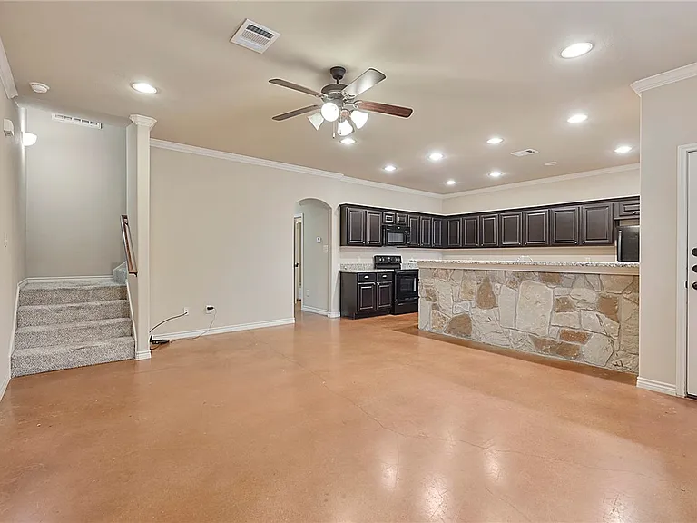 128 Kimber Ln — Photo 1