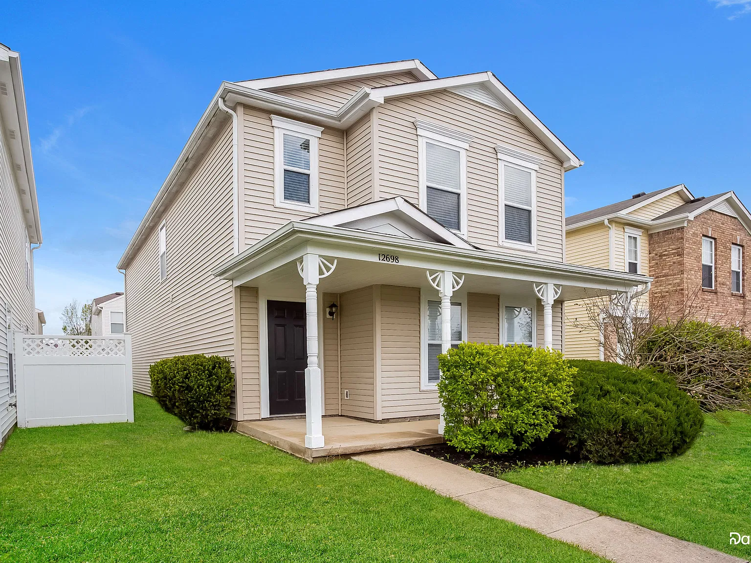3 bed, 2.5 bath, 1764 sqft, $1,990 — Photo 2