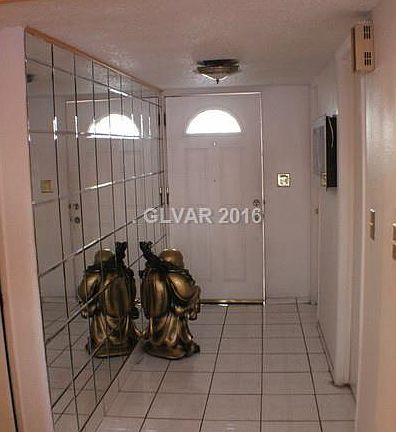 5th image of 3240 Seneca Dr