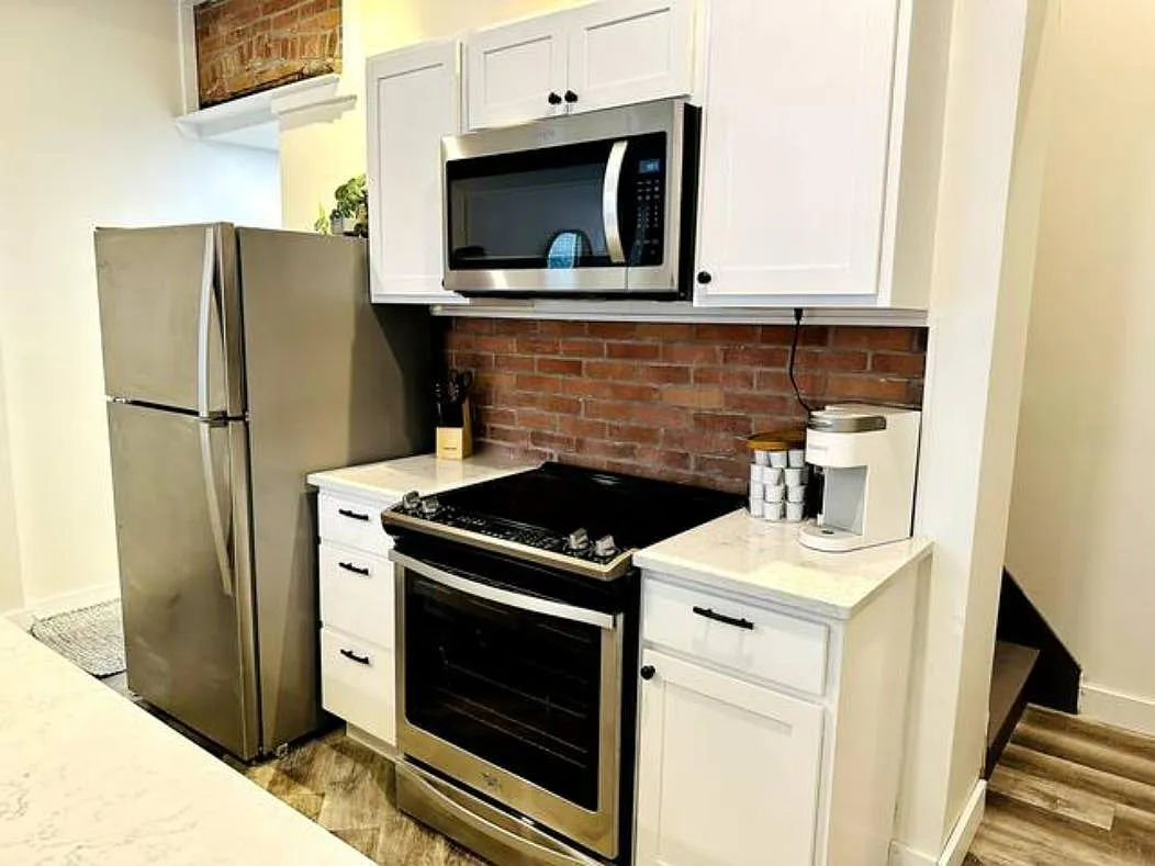 20 Pine St — Photo 3