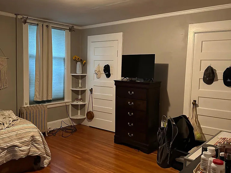209 Hudson St — Photo 9