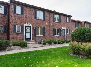 625 Maple Park Dr, Mendota Heights, MN 55118