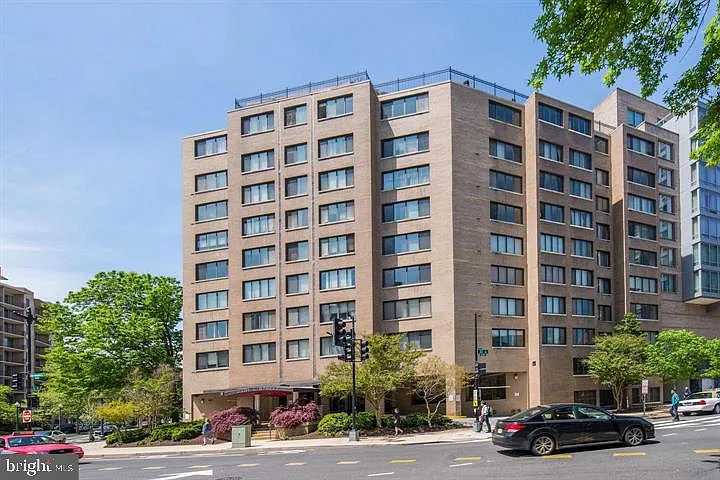 Central — Photo 2