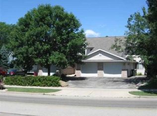 822 N Thompson Dr APT 4, Madison, WI 53704