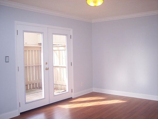 3rd image of 1626 Cedarview Ct