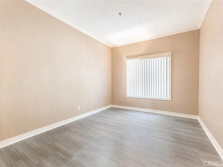 300 N El Molino Ave #117 — Photo 7