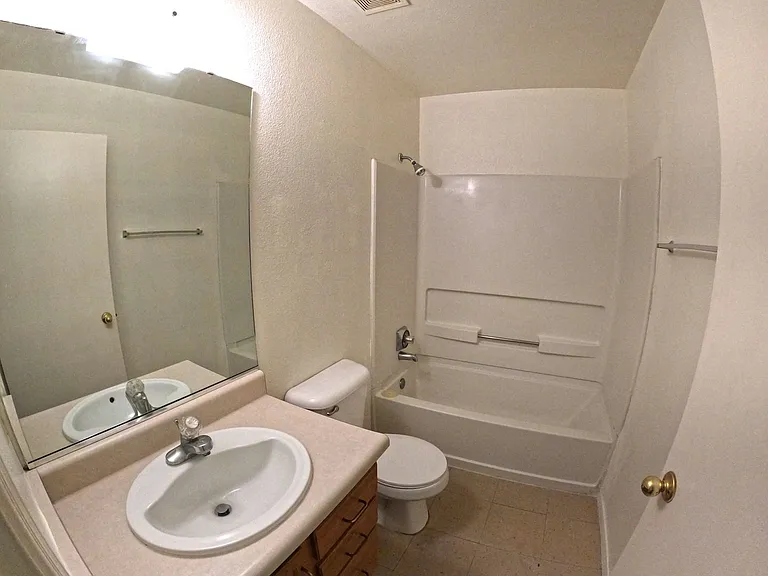 637 Foster Rd — Photo 7