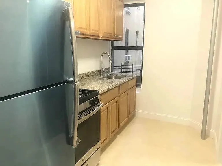 428 E 116th St #14 — Photo 3