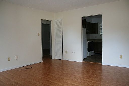 2nd image of 103 Heritage Dr APT A