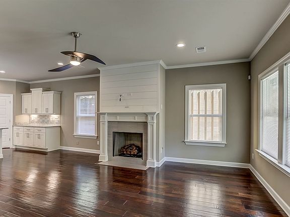 4th image of 1438 Faxon Ave Lot 32