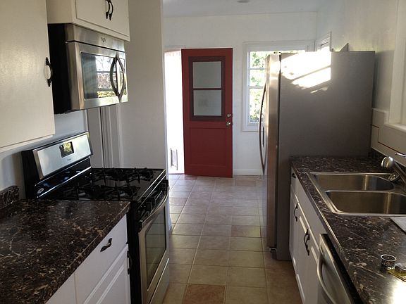 2nd image of 1120 Pacific St