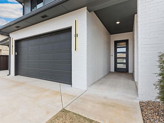 2nd image of 12804 Cobblestone Curve Rd