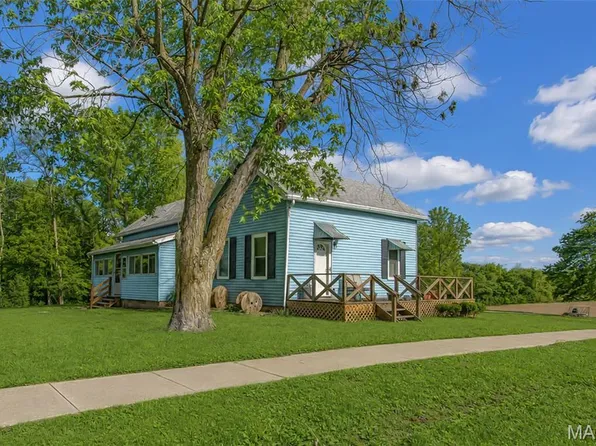 211 S Public Rd, Fieldon, IL 62031