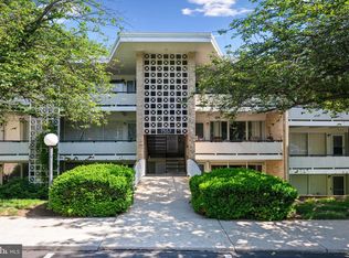 7557 Spring Lake Dr APT B2, Bethesda, MD 20817