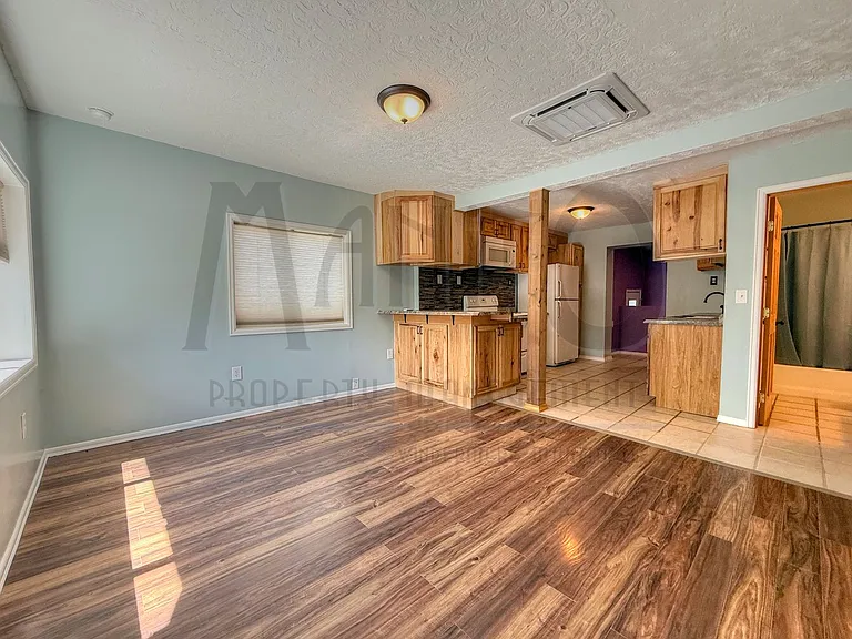 3642 W Wellesley Ave — Photo 5