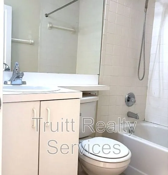 746 7th St S #E-1 — Photo 13