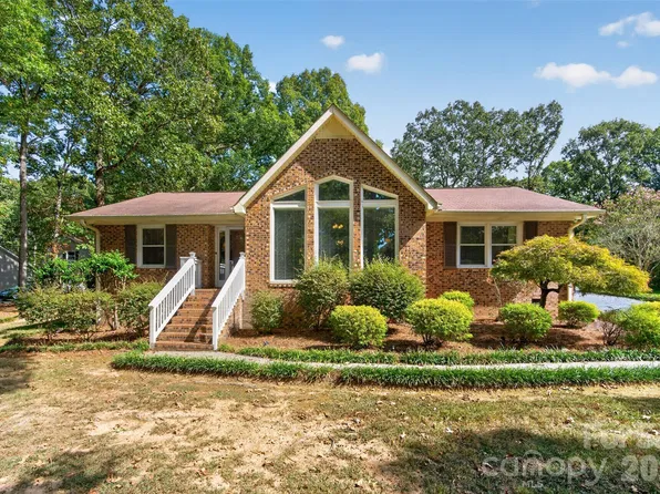 2209 Rainbrook Dr, Monroe, NC 28112
