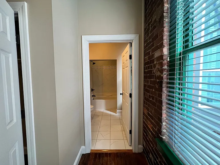301 Market St SE — Photo 11