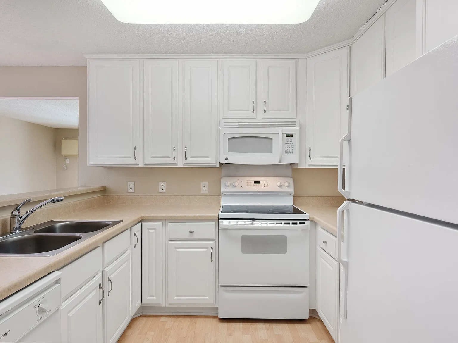 Cutters Grove Apartment Homes — Photo 1