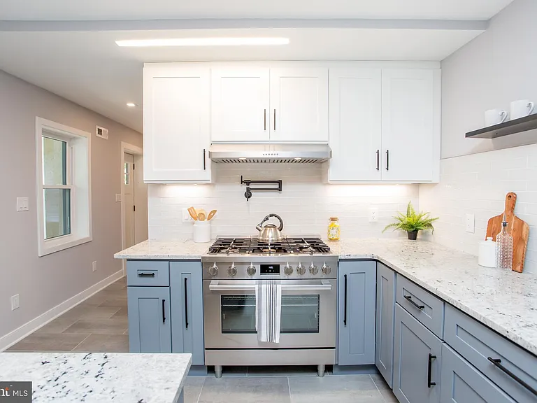 327 Wood St — Photo 27