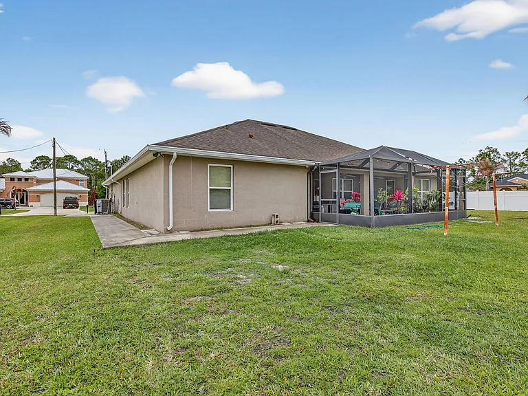 5547 NW Cordrey St — Photo 38