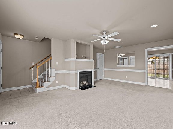 5th image of 4000 Lucerne Court #B