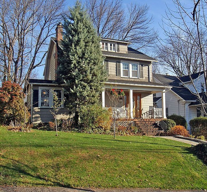 1st image of 17 Orange Heights Ave