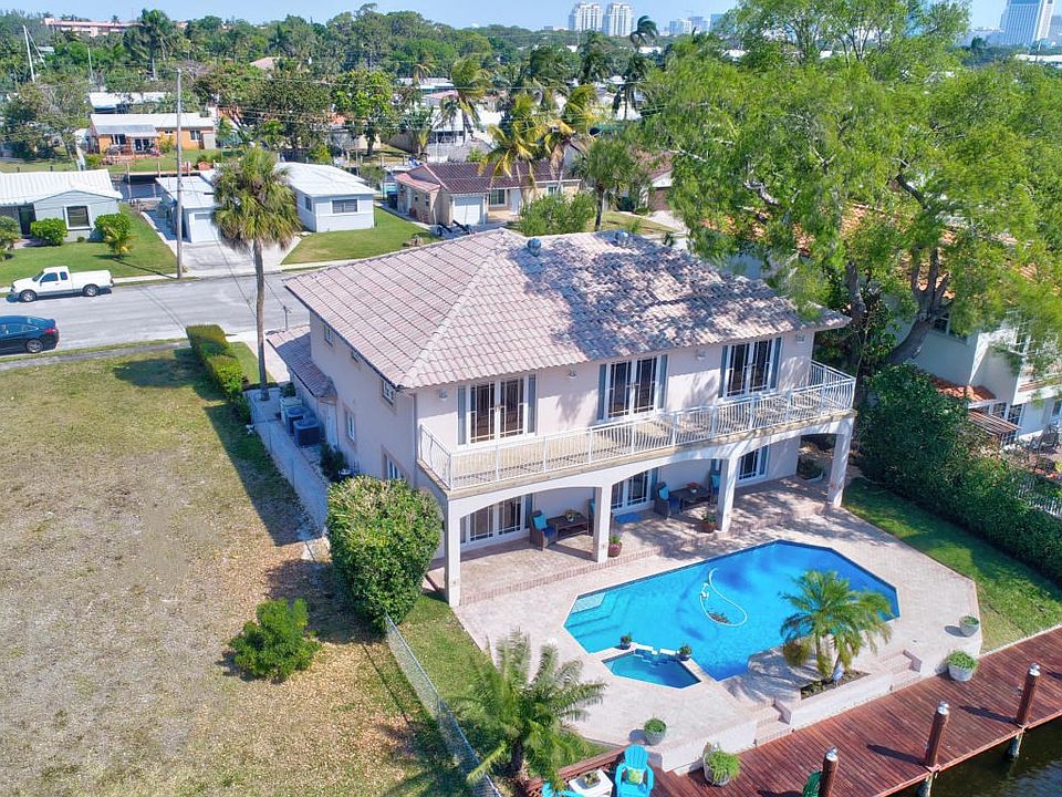 1326 Avocado Isle