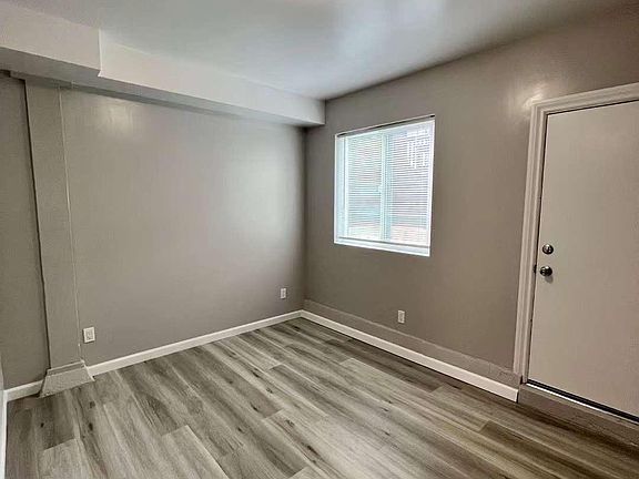 3rd image of 286 1st Ave