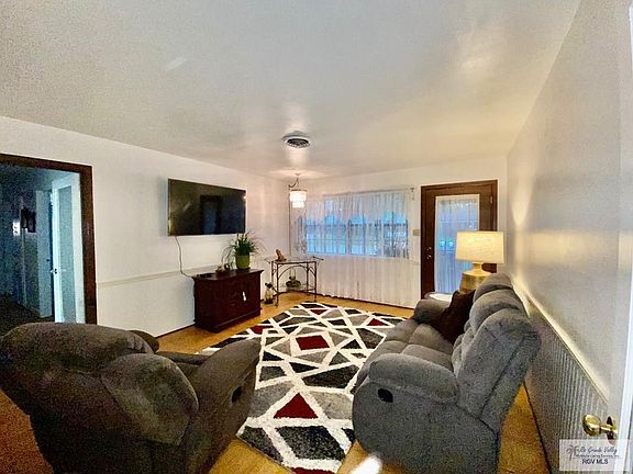 5th image of 2413 N Parkwood Dr