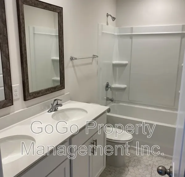4310 Remington Ave — Photo 20