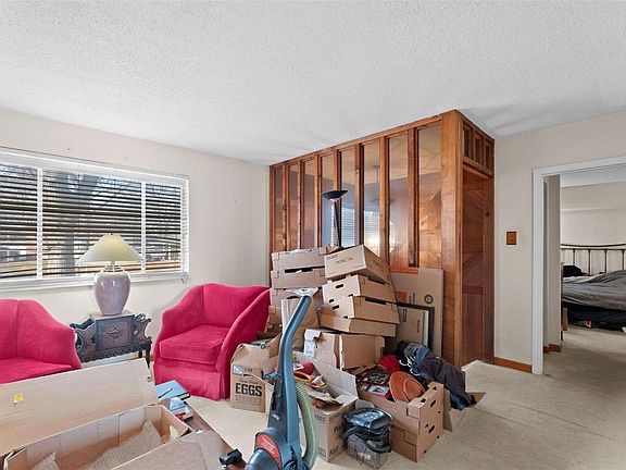 4th image of 34 Lori Cir