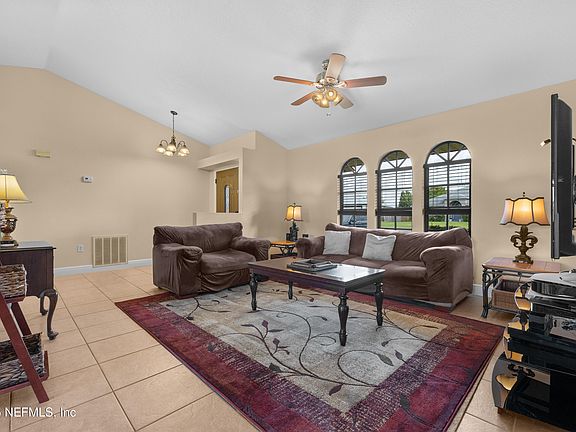 5th image of 3197 RIVERHEAD Drive