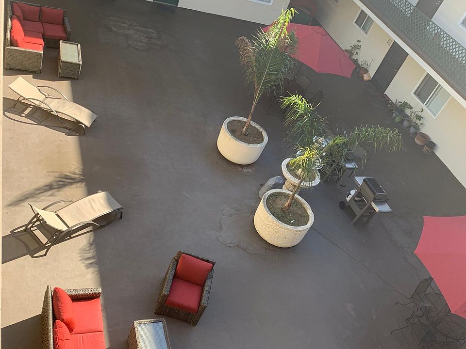 Courtyard with BBQ