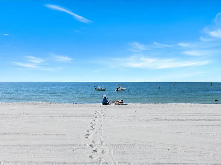 2211 Gulf Shore Blvd N #C4 — Photo 18