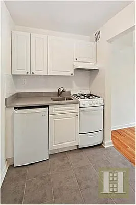 Rented by Halstead Real Estate | media 5