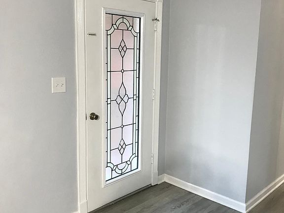 4th image of 1119 Bayview Ln
