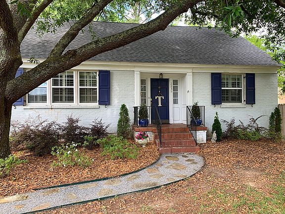 2nd image of 2239 Country Club Dr