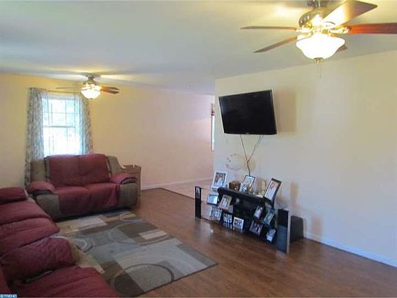 5th image of 2401 E Lakeshore Dr