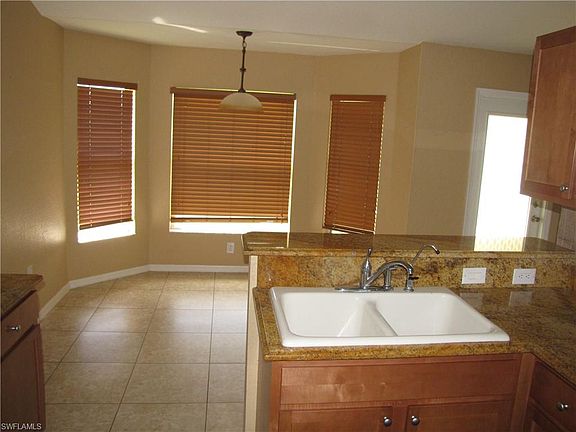 5th image of 2507 28th St W Unit 10