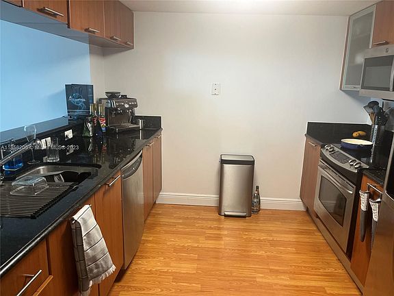 5th image of 1800 N Bayshore Dr APT 1711