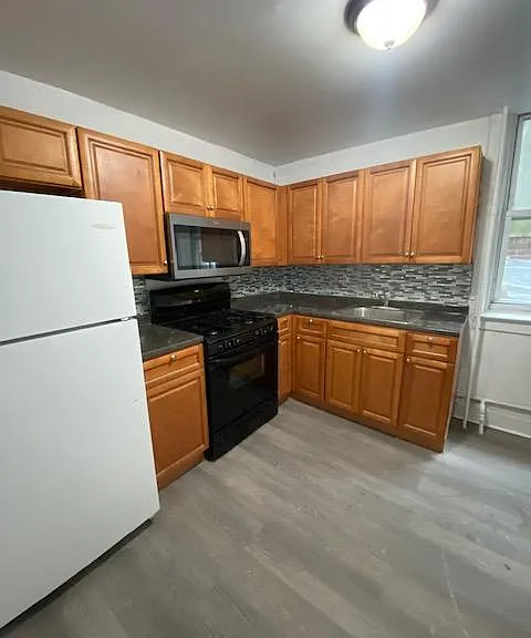 804 Stuyvesant Ave #2 — Photo 1
